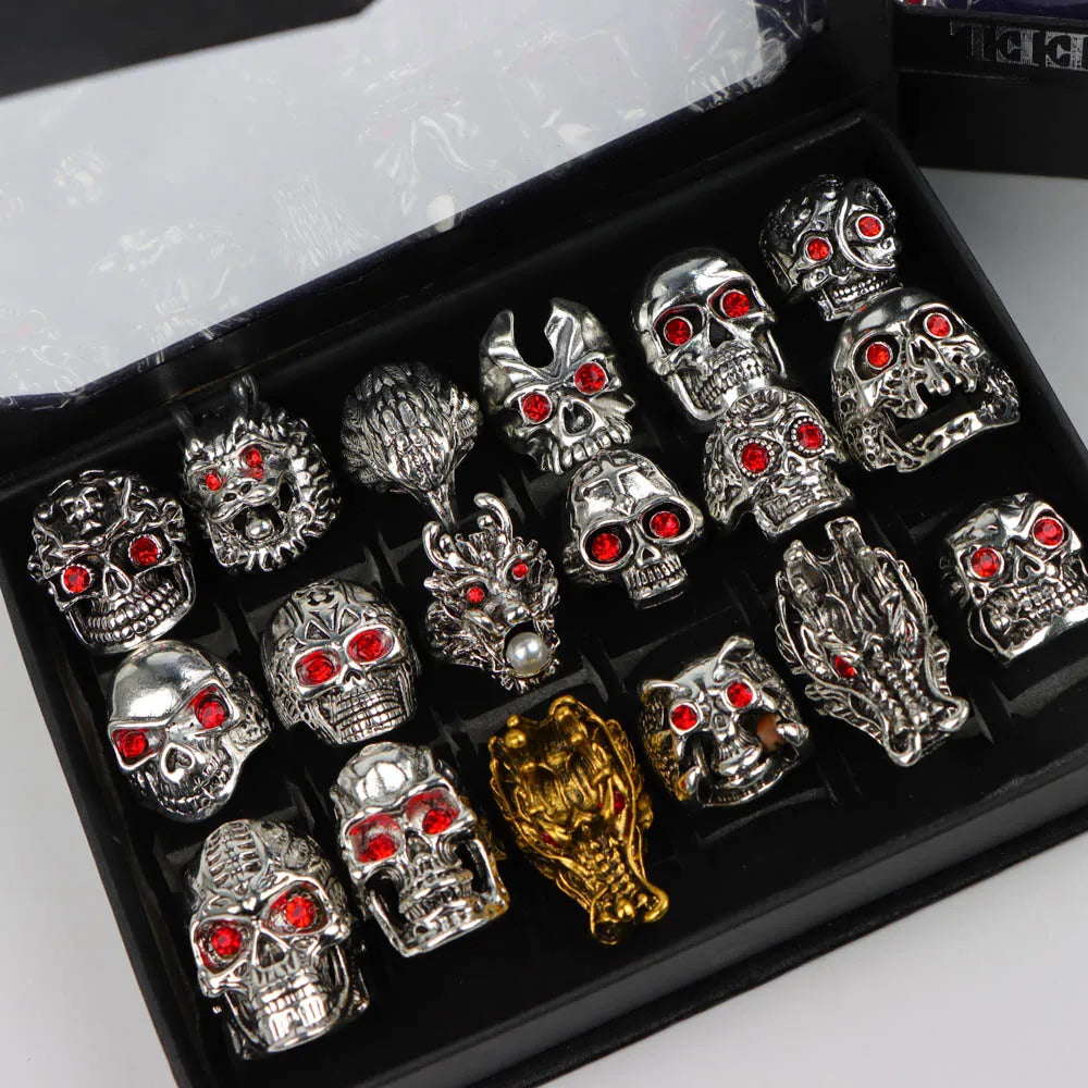 10Pcs/Lot Retro Punk Style Red Eye Skull Ring Women Men Gothic Jewelry Gift For Good Friends Travel Accessories