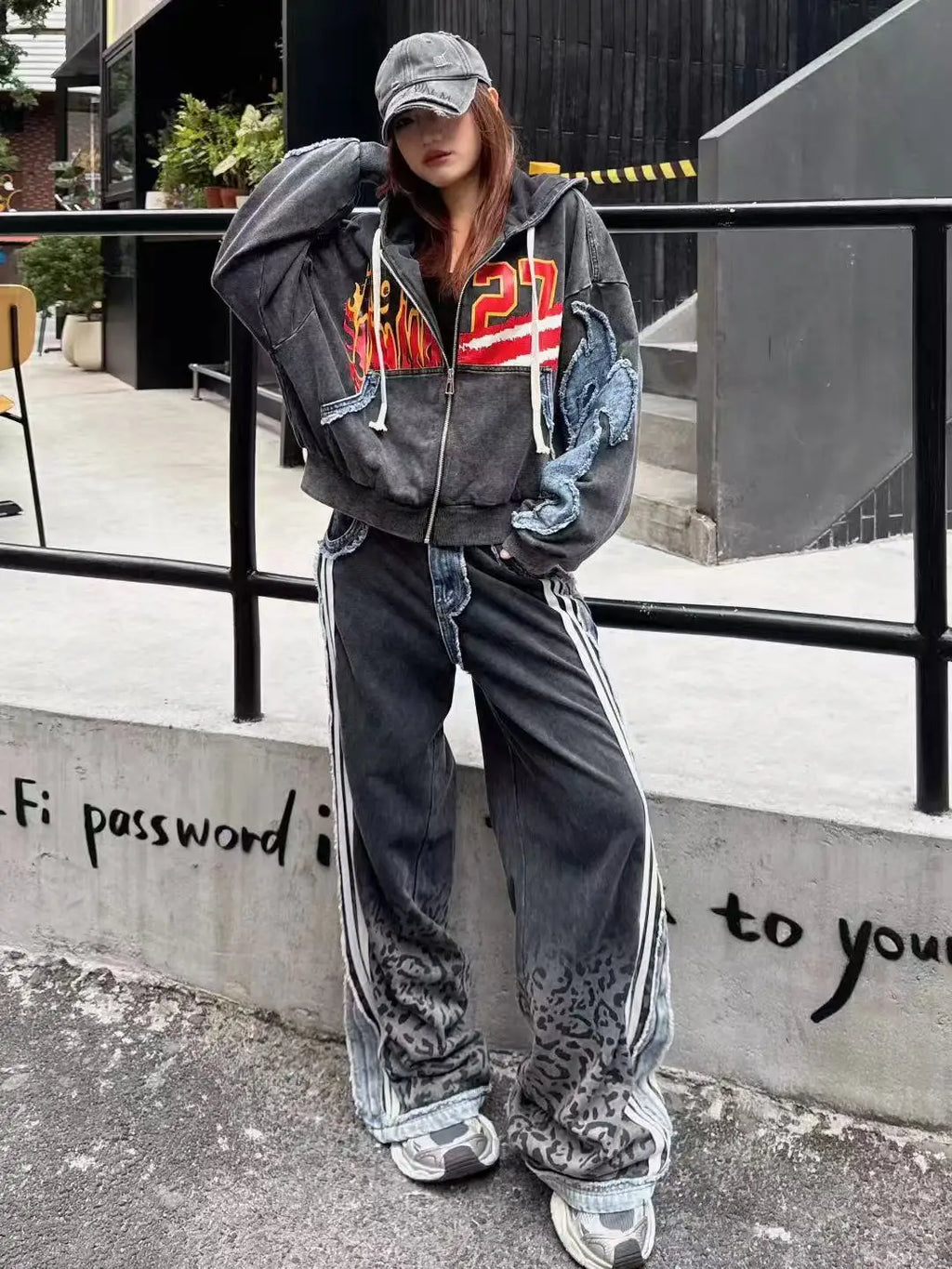 European Style Sweatshirt Cardigan 2026 Spring New Personalized Graffiti Letter Print Patchwork Denim Jacket Coat Hoodies Women