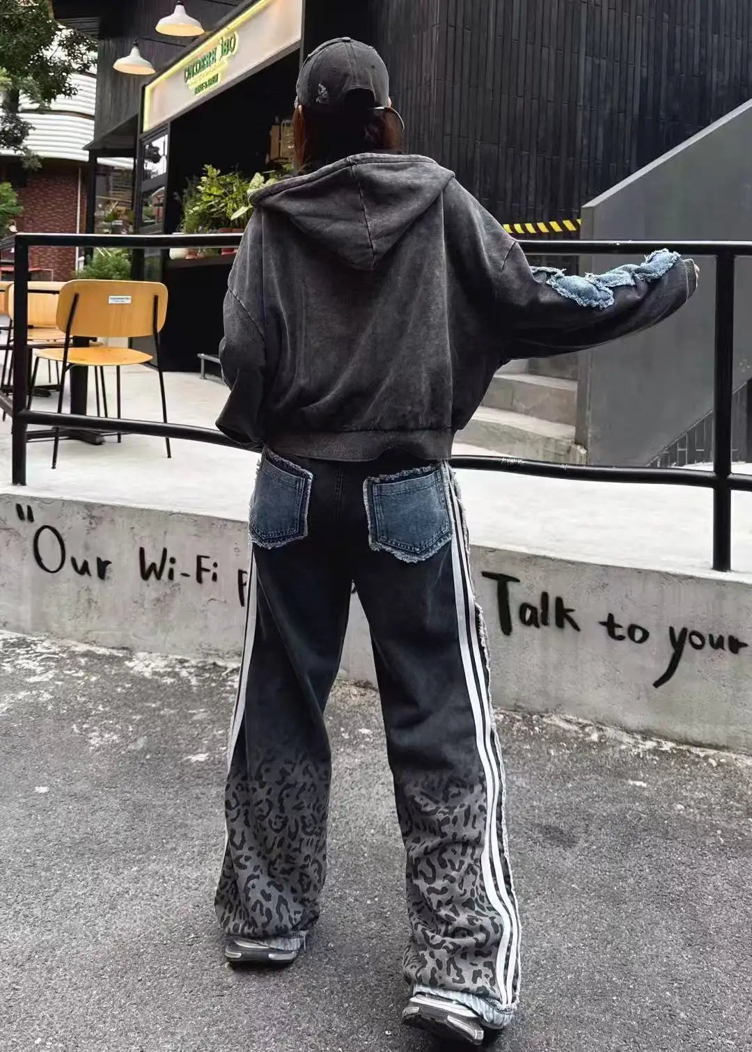 European Style Sweatshirt Cardigan 2026 Spring New Personalized Graffiti Letter Print Patchwork Denim Jacket Coat Hoodies Women