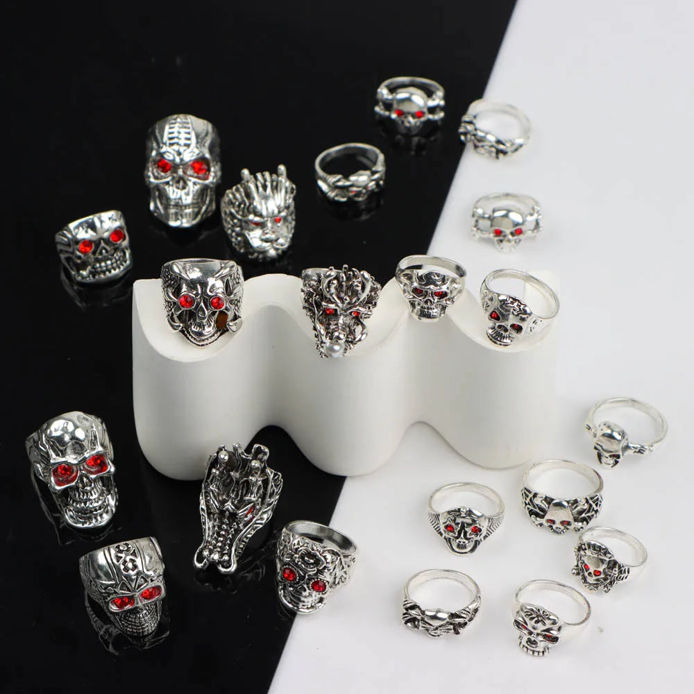 10Pcs/Lot Retro Punk Style Red Eye Skull Ring Women Men Gothic Jewelry Gift For Good Friends Travel Accessories