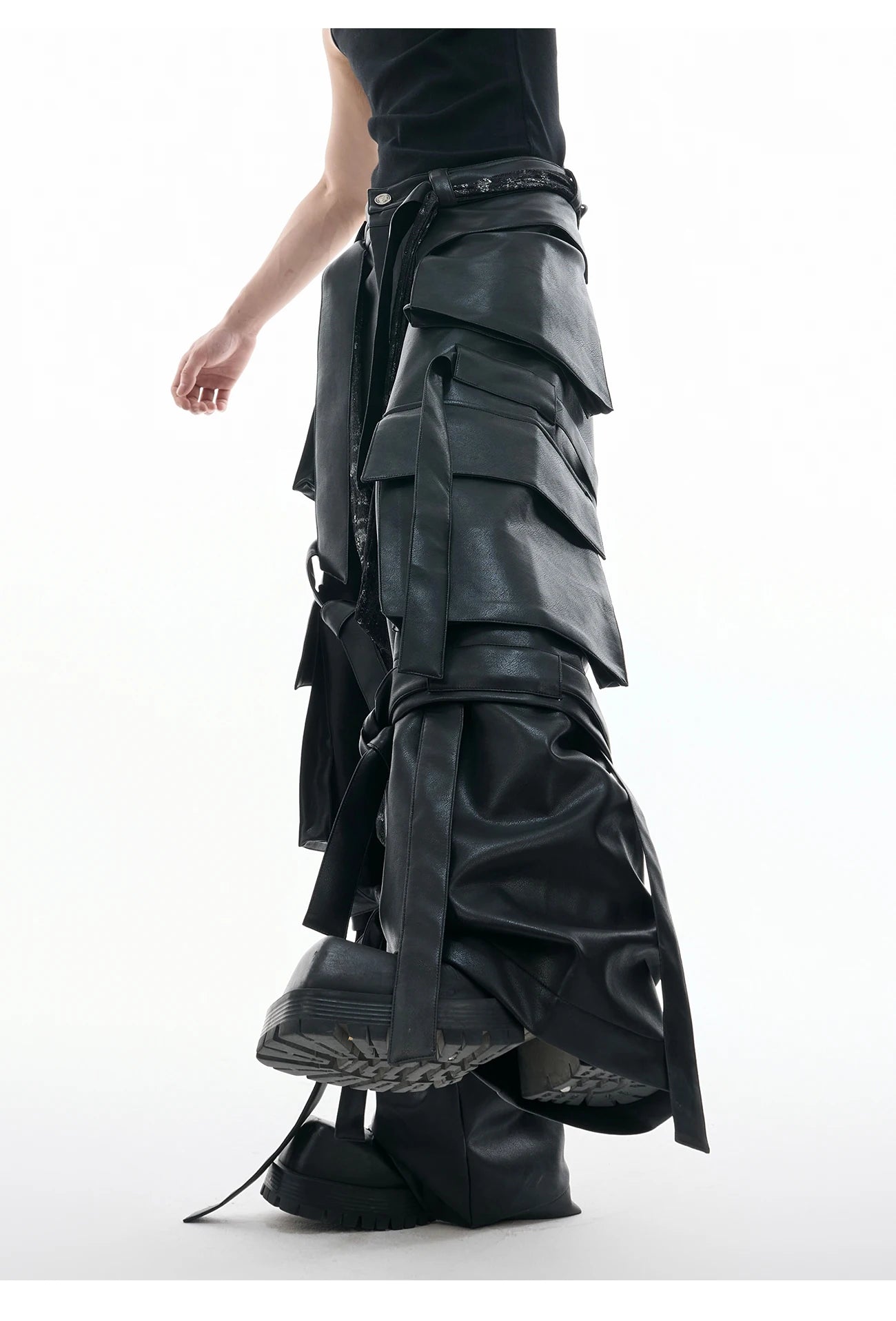 Mauroicardi Autumn Cool Long Baggy Black Pu Leather Wide Leg Cargo Pants Men Many Pockets Luxury Designer Emo Clothes Streetwear
